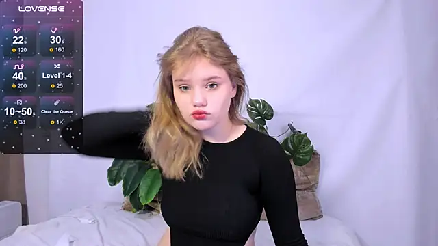 LaseyMoon online show from 03/05/25, 05:40