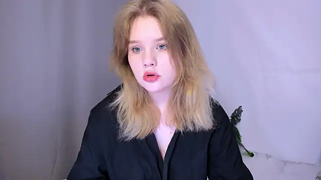 LaseyMoon online show from 03/10/25, 01:12