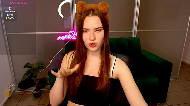 ElenaOconar online show from 10/09/25, 07:34