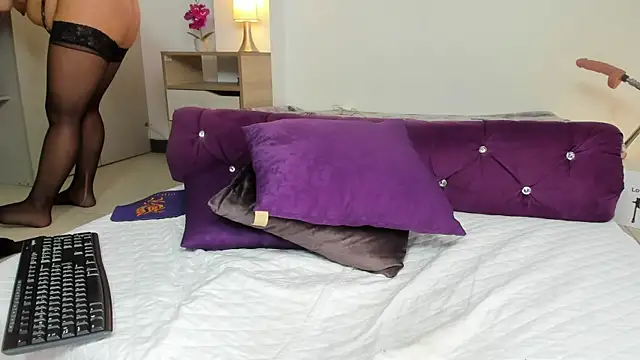 MontserratMarie online show from 03/10/25, 07:18