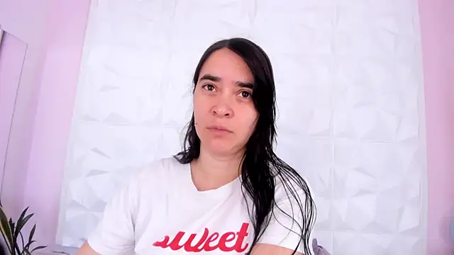 Valeriagomez  online show from 10/28/25, 12:09