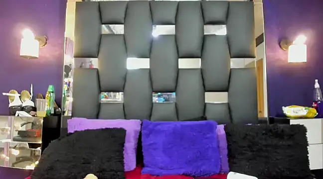 EMYCLARK01 online show from 03/18/25, 12:16