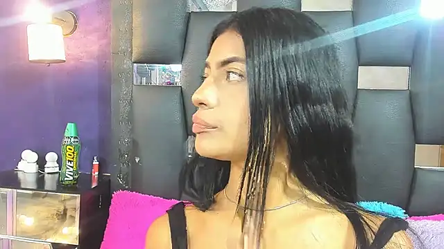 EMYCLARK01 online show from 09/24/25, 04:38