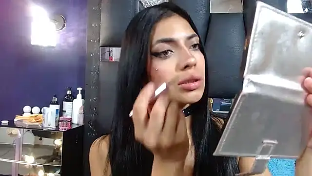 EMYCLARK01 online show from 12/19/25, 07:32