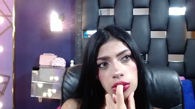 EMYCLARK01 online show from 03/19/26, 03:21