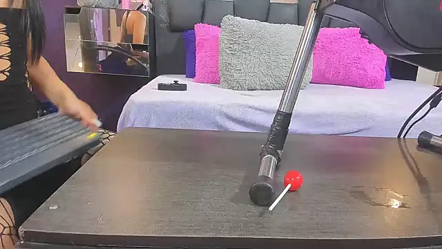 EMYCLARK01 online show from 04/16/26, 02:23