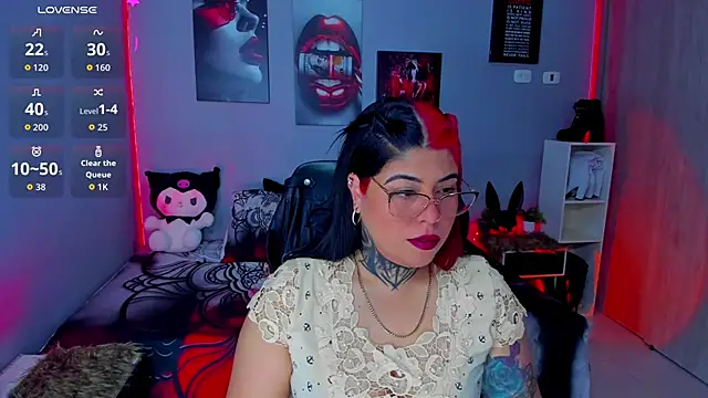Snapshot of Veronika_metal chatting on 10/01/25, 11:16 Veronika metal online show from 10/01/25, 11:16