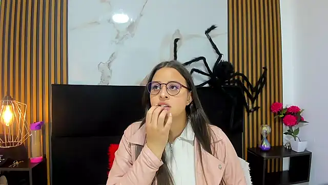 Snapshot of Samy_jons chatting on 10/22/25, 06:29 Samy jons online show from 10/22/25, 06:29