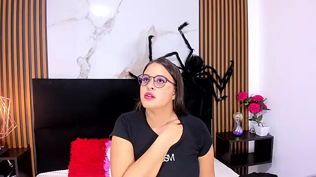 Snapshot of Samy_jons chatting on 10/24/25, 12:23 Samy jons online show from 10/24/25, 12:23