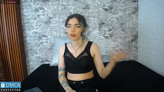 MaeveKuro online show from 09/13/25, 03:06