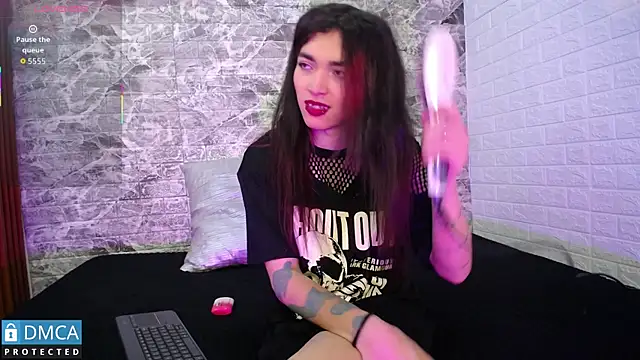 MaeveKuro online show from 10/01/25, 03:12