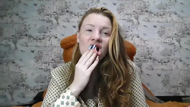 Eveline May online show from 10/29/25, 04:20