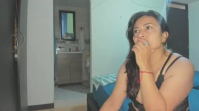 roxanasexy2025 online show from 03/10/25, 11:53