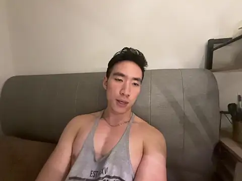 Snapshot of Hon1069 chatting on 02/13/26, 10:44 Hon1069 online show from 02/13/26, 10:44