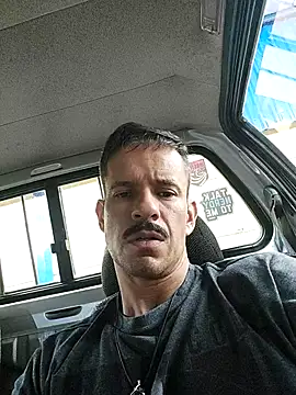 Snapshot of juniortche1313 chatting on 02/24/25, 11:52 juniortche1313 online show from 02/24/25, 11:52