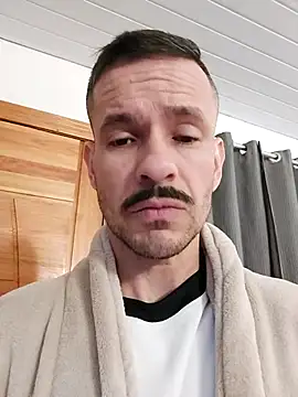 Snapshot of juniortche1313 chatting on 09/16/25, 02:56 juniortche1313 online show from 09/16/25, 02:56