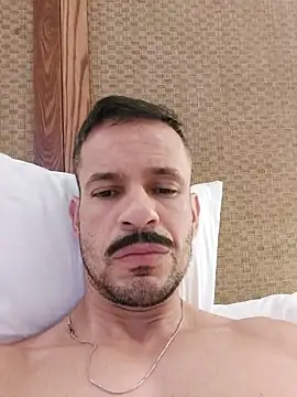 Snapshot of juniortche1313 chatting on 09/20/25, 03:18 juniortche1313 online show from 09/20/25, 03:18