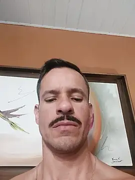 Snapshot of juniortche1313 chatting on 10/19/25, 02:45 juniortche1313 online show from 10/19/25, 02:45