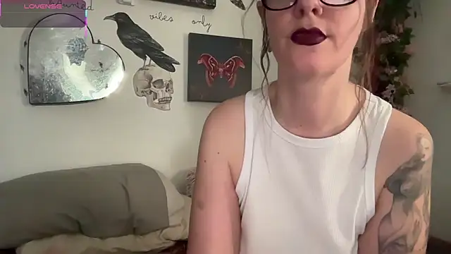 mothh1 online show from 03/19/26, 01:59