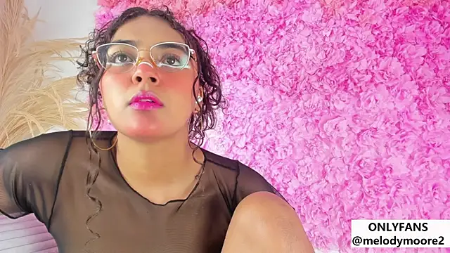 Melodymoore  online show from 12/03/25, 10:41