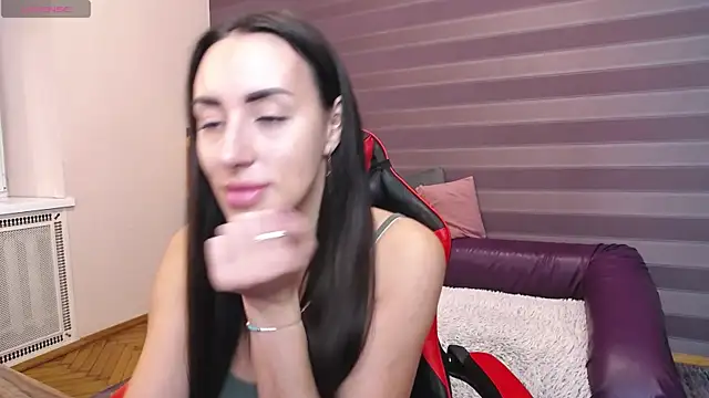 JenniferStone online show from 10/20/25, 06:36