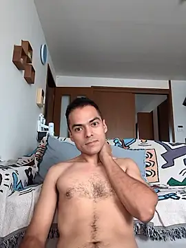 Snapshot of galhegol chatting on 10/13/25, 01:05 galhegol online show from 10/13/25, 01:05