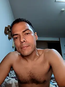 Snapshot of galhegol chatting on 10/21/25, 01:12 galhegol online show from 10/21/25, 01:12