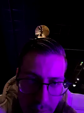 luckyluuk25 online show from 02/25/25, 06:42