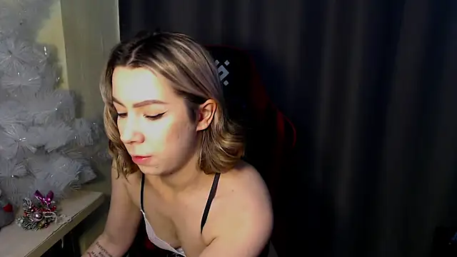 meganluss online show from 12/18/25, 04:29