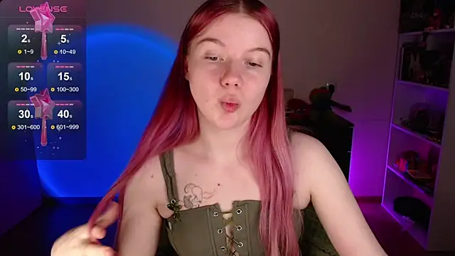 Snapshot of Strawberry_juli chatting on 11/09/25, 09:07 Strawberry juli online show from 11/09/25, 09:07