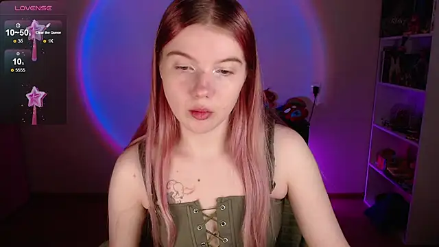 Strawberry juli online show from 12/17/25, 06:41