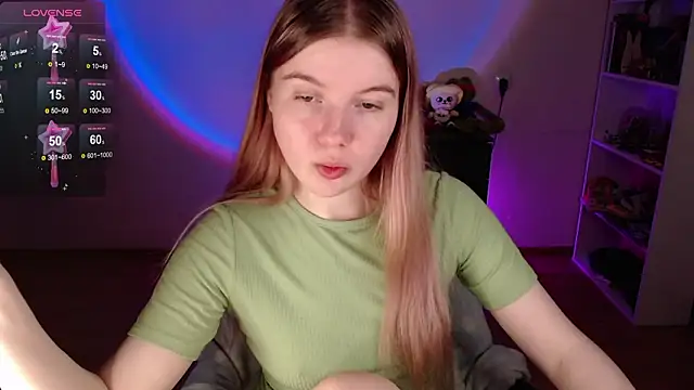 Strawberry juli online show from 02/16/26, 01:29