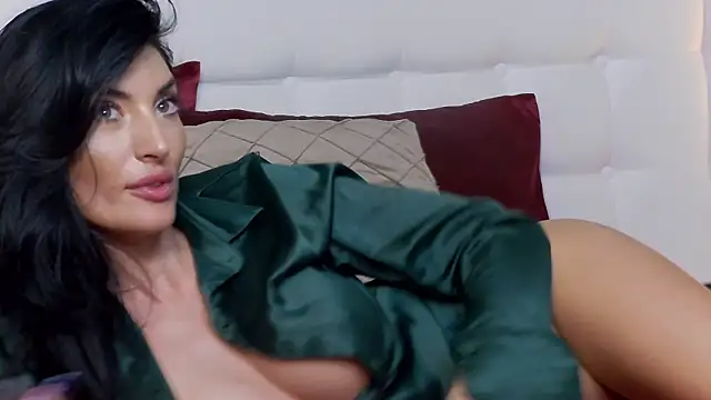 Snapshot of zoeylarkens chatting on 03/12/25, 01:58 zoeylarkens online show from 03/12/25, 01:58