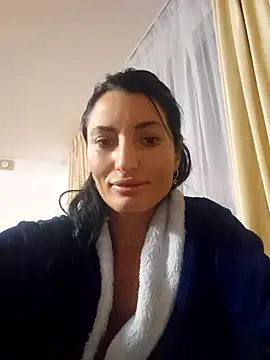 Snapshot of zoeylarkens chatting on 11/19/25, 06:30 zoeylarkens online show from 11/19/25, 06:30