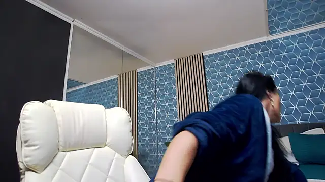 Snapshot of zoeylarkens chatting on 11/25/25, 07:36 zoeylarkens online show from 11/25/25, 07:36