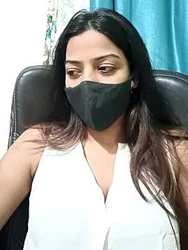 Snapshot of CRAZY__BITE chatting on 02/08/26, 09:51 CRAZY BITE online show from 02/08/26, 09:51