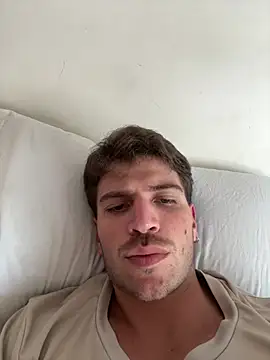 Snapshot of shuki0101 chatting on 03/11/25, 05:13 shuki0101 online show from 03/11/25, 05:13