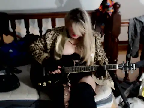 emmex671 online show from 10/19/25, 02:29