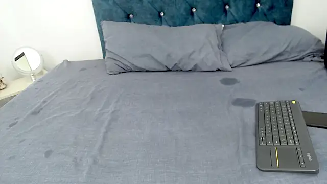 Snapshot of AriaBliss_ chatting on 03/04/25, 11:29 AriaBliss online show from 03/04/25, 11:29