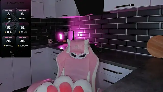 EmmaVictori1 online show from 02/15/26, 12:03