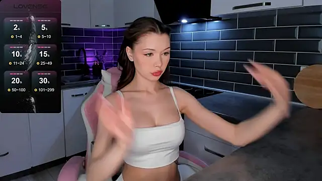 EmmaVictori1 online show from 04/13/26, 05:46