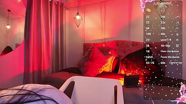 Snapshot of miaoconell chatting on 09/16/25, 08:21 miaoconell online show from 09/16/25, 08:21