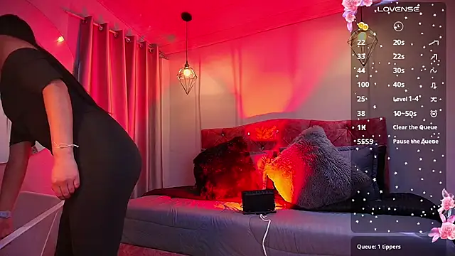 Snapshot of miaoconell chatting on 10/11/25, 11:53 miaoconell online show from 10/11/25, 11:53