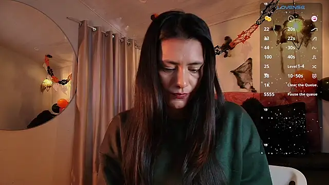 Snapshot of miaoconell chatting on 10/28/25, 08:33 miaoconell online show from 10/28/25, 08:33