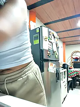 Snapshot of miaoconell chatting on 12/01/25, 12:48 miaoconell online show from 12/01/25, 12:48