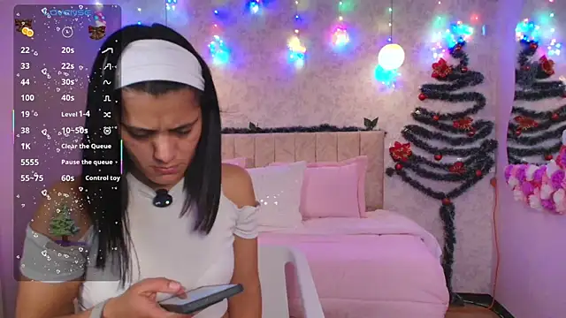 Snapshot of miaoconell chatting on 12/17/25, 09:10 miaoconell online show from 12/17/25, 09:10