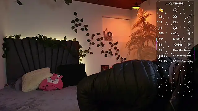 Snapshot of miaoconell chatting on 02/19/26, 10:06 miaoconell online show from 02/19/26, 10:06