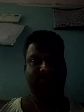 Snapshot of beyondthelines123 chatting on 09/19/25, 01:23 beyondthelines123 online show from 09/19/25, 01:23