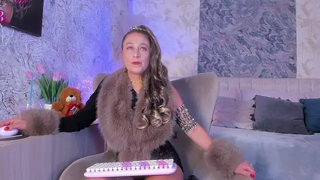 Liannaa  online show from 10/31/25, 07:37