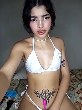 Im Tiffany1 online show from 03/12/25, 10:37